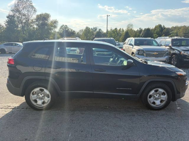 Used 2016 Jeep Cherokee Sport FWD image 6
