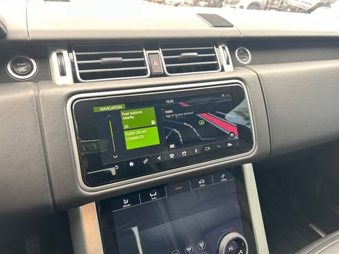 Used 2019 Land Rover Range Rover HSE image 14