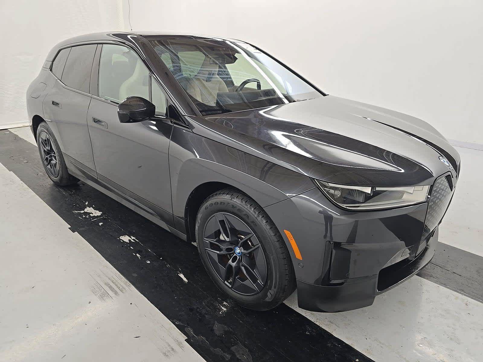 Used 2024 BMW iX xDrive50 w/ Convenience Package AWD/4WD image 2