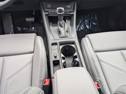 Used 2025 Audi Q3 2.0T Premium image 17