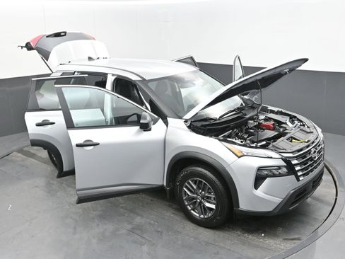 Certified 2025 Nissan Rogue S image 38