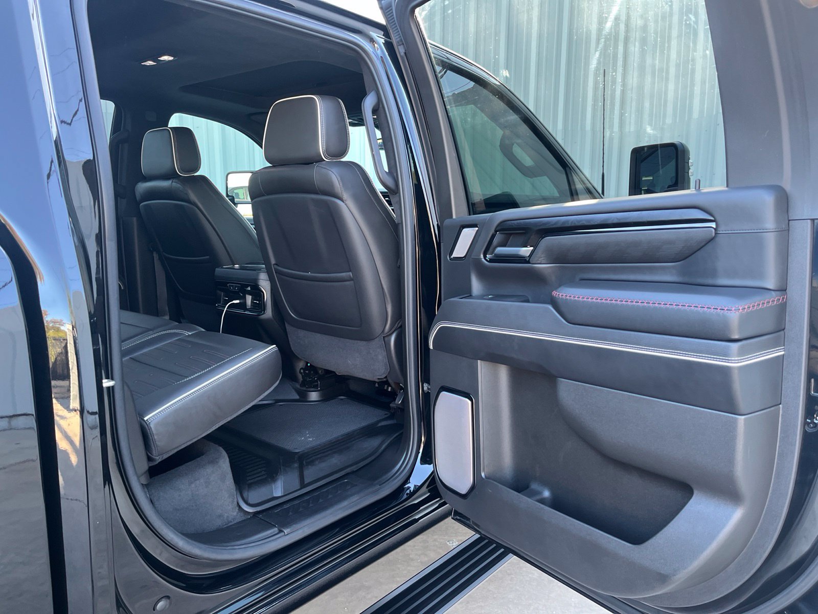 Used 2025 GMC Sierra 2500 AT4X AWD/4WD image 14