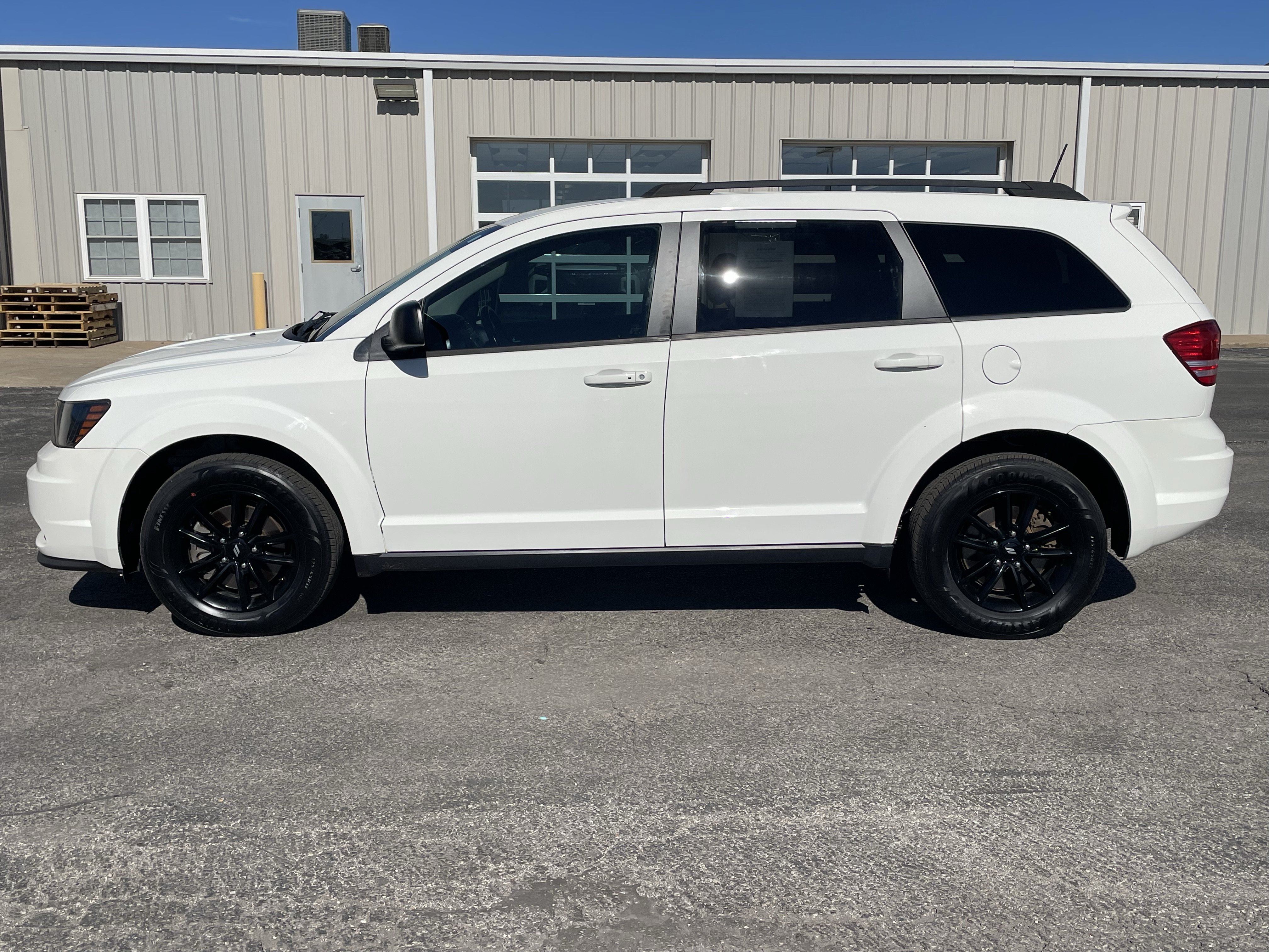 Used 2020 Dodge Journey SE w/ SE Popular Equipment Group FWD image 7