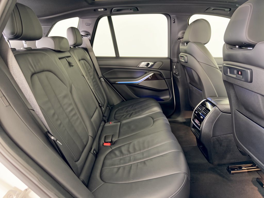 Used 2020 BMW X5 sDrive40i w/ Premium Package RWD image 29