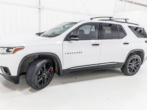 Used 2019 Chevrolet Traverse Premier w/ Redline Edition FWD image 3
