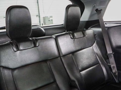 Used 2023 Ford Explorer Limited image 30