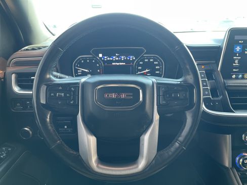 Used 2021 GMC Yukon XL SLT w/ SLT Luxury Plus Package RWD image 18