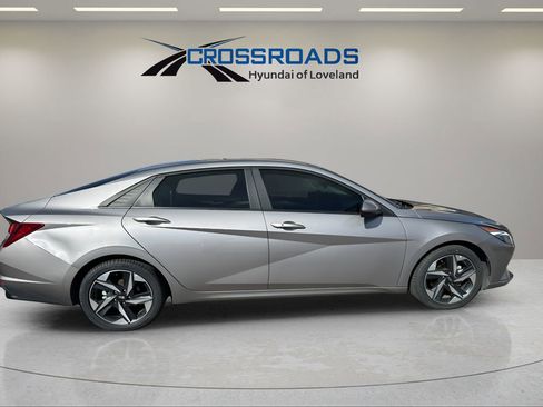 Used 2023 Hyundai Elantra SEL w/ Convenience Package image 4