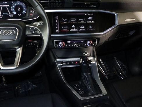 Used 2025 Audi Q3 2.0T Premium image 15