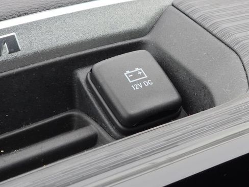 Used 2023 RAM 1500 Laramie AWD/4WD image 15