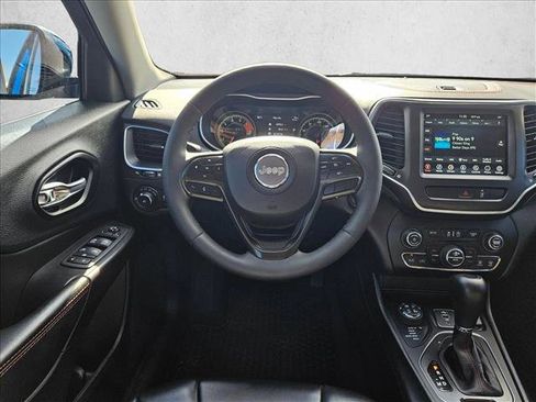 Used 2022 Jeep Cherokee Trailhawk image 11