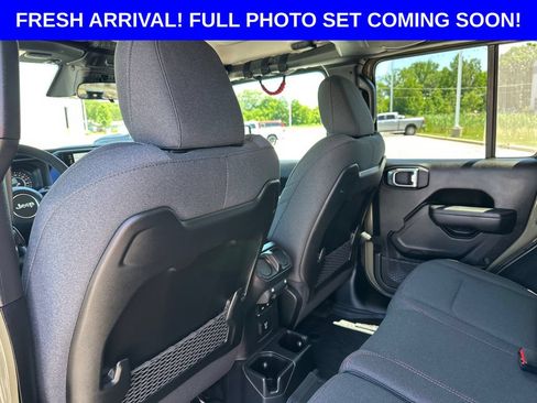 Used 2026 Jeep Wrangler Unlimited Rubicon w/ Xtreme 35 Tire Package AWD/4WD image 21