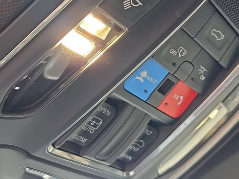 Used 2025 Jeep Grand Cherokee L Altitude image 28