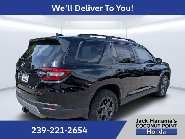 Used 2024 Honda Pilot TrailSport image 3