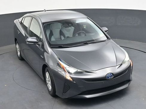 Used 2017 Toyota Prius Two image 27