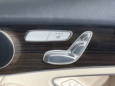 Used 2021 Mercedes-Benz GLC 300 image 16