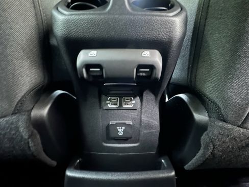 Used 2025 Jeep Wrangler Unlimited Sahara w/ Safety Group AWD/4WD image 19