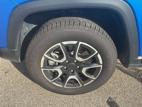 Used 2025 Jeep Compass Trailhawk AWD/4WD image 9