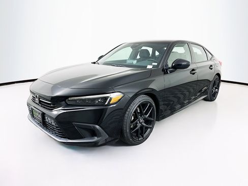 Used 2023 Honda Civic Sport image 3