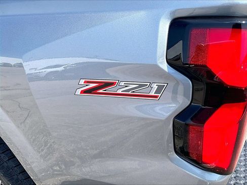 Used 2024 Chevrolet Colorado Z71 w/ Z71 Convenience Package 2 AWD/4WD image 27