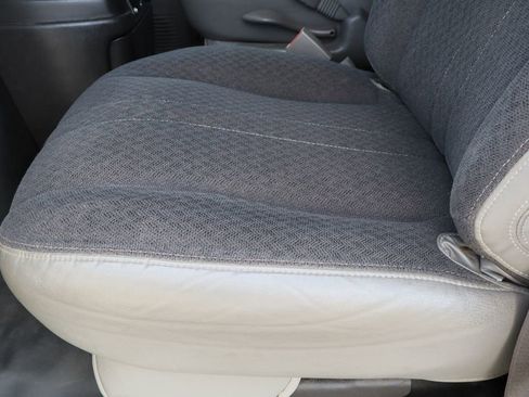 Used 2019 Chevrolet Express 2500 w/ Driver Convenience Package image 19