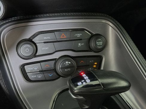 Used 2023 Dodge Challenger SXT RWD image 19