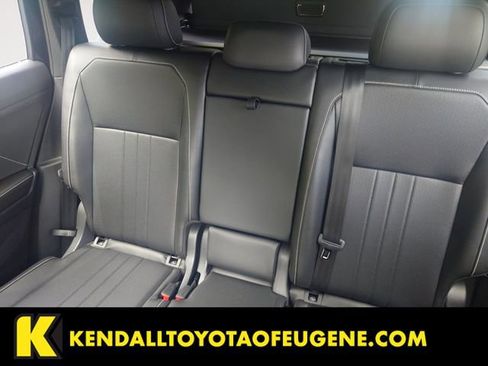 Used 2023 Volkswagen Tiguan SE R-Line AWD/4WD image 13