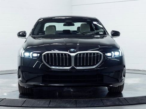 Certified 2025 BMW 530i xDrive 530i xDrive w/ Premium Package image 5