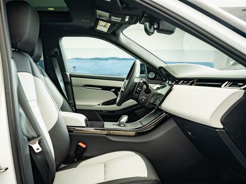 Used 2026 Land Rover Range Rover Evoque Dynamic SE image 22