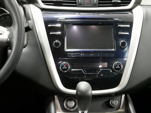 Used 2017 Nissan Murano S image 19