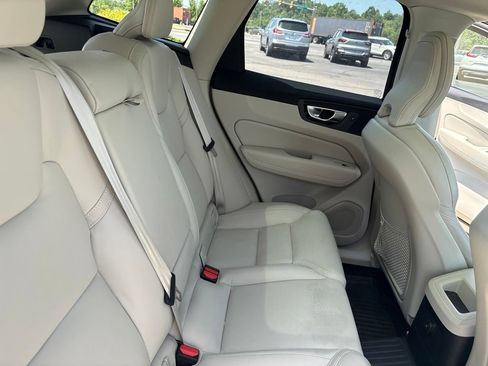 Used 2025 Volvo XC60 T8 Ultra AWD/4WD image 36