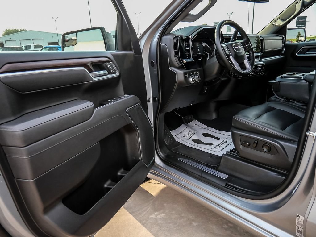 Used 2026 GMC Sierra 1500 SLT AWD/4WD image 30