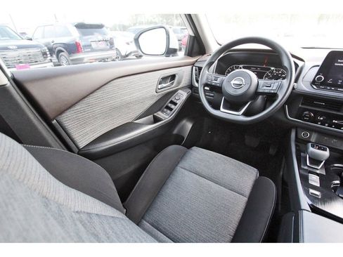 Used 2023 Nissan Rogue SV FWD image 11