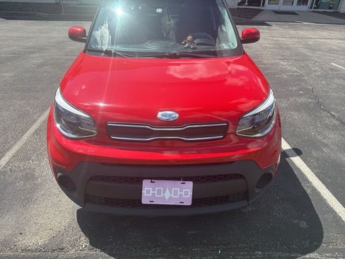 Used 2019 Kia Soul FWD image 2