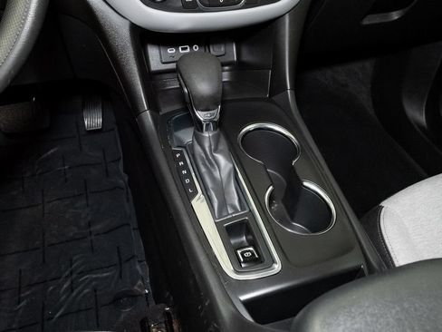Used 2022 Chevrolet Equinox LS w/ LS Convenience Package FWD image 19