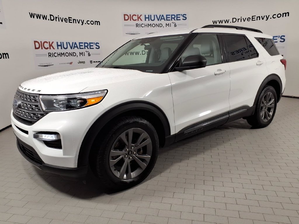 Used 2021 Ford Explorer XLT w/ Equipment Group 202A AWD/4WD image 1