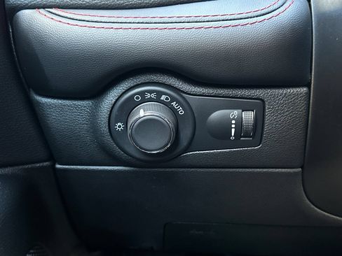 Used 2025 Dodge Durango GT AWD/4WD image 30