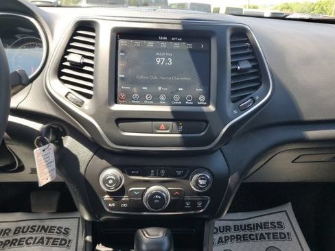 Used 2022 Jeep Cherokee Latitude w/ Sun & Sound Group AWD/4WD image 21