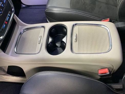Used 2020 Dodge Grand Caravan SXT w/ Driver Convenience Group FWD image 18