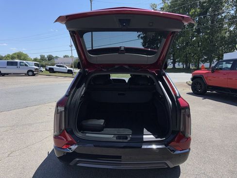 Used 2025 Cadillac Optiq Sport 2 w/ LPO, Floor Liner Package AWD/4WD image 27