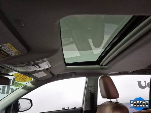 Used 2019 Toyota Highlander Limited image 22