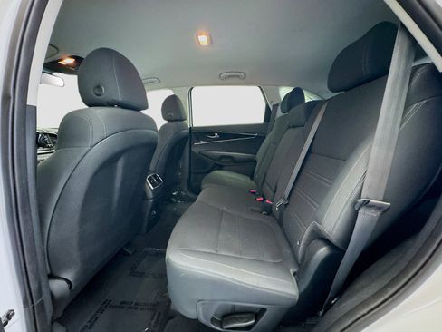 Used 2020 Kia Sorento L FWD image 15