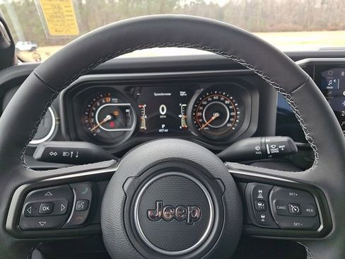 Used 2025 Jeep Gladiator Sport image 20