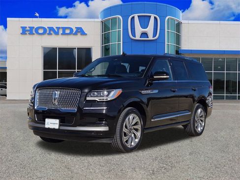 Used 2024 Lincoln Navigator Reserve image 8