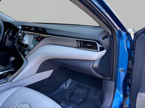 Used 2020 Toyota Camry SE w/ Convenience Package FWD image 26