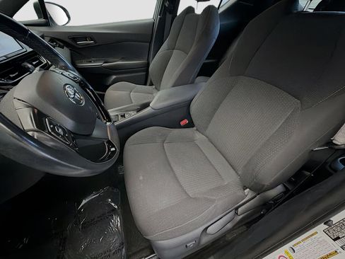 Used 2018 Toyota C-HR XLE image 11