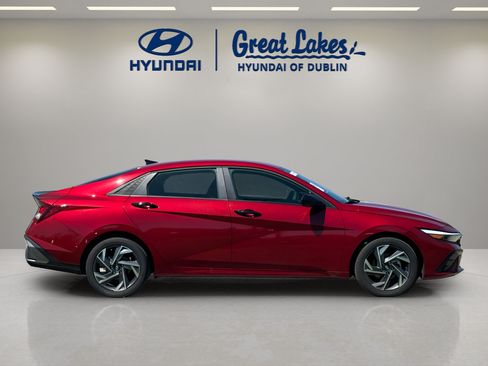 Certified 2025 Hyundai Elantra Sport FWD image 6