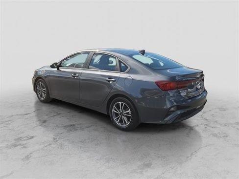 Used 2023 Kia Forte LXS w/ LXS Technology Package image 4