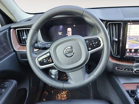 Used 2023 Volvo XC60 B5 Plus w/ Climate Package AWD/4WD image 12