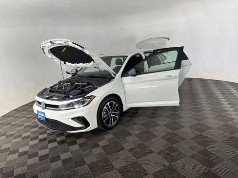 Used 2025 Volkswagen Jetta Sport FWD image 11